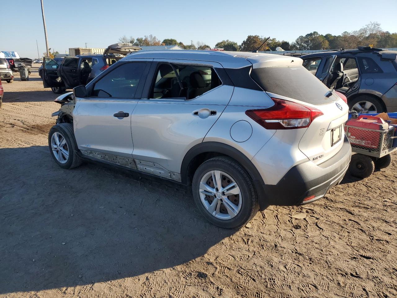 NISSAN KICKS S