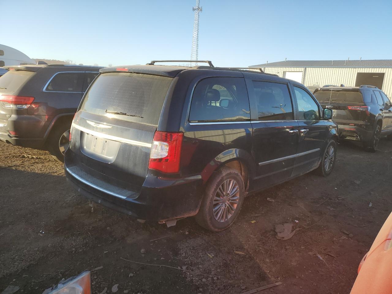 CHRYSLER TOWN & COUNTRY TOURING L