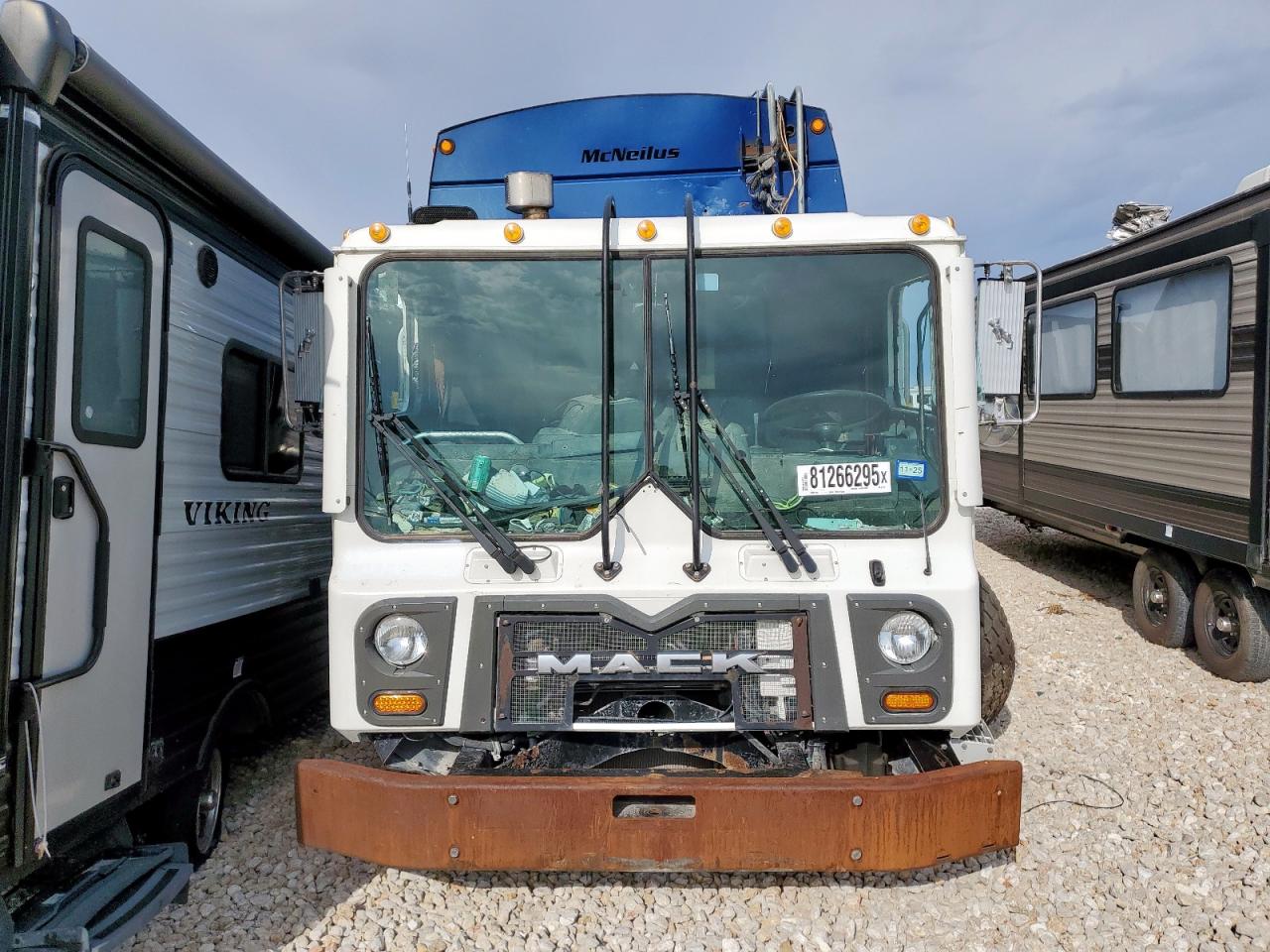 Lot #3298000056 2017 MACK 600 MRU600