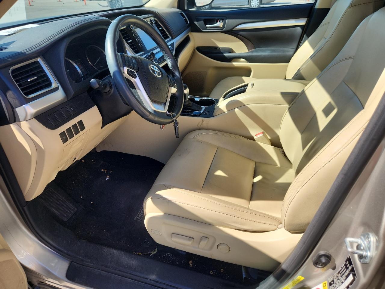 TOYOTA HIGHLANDER XLE