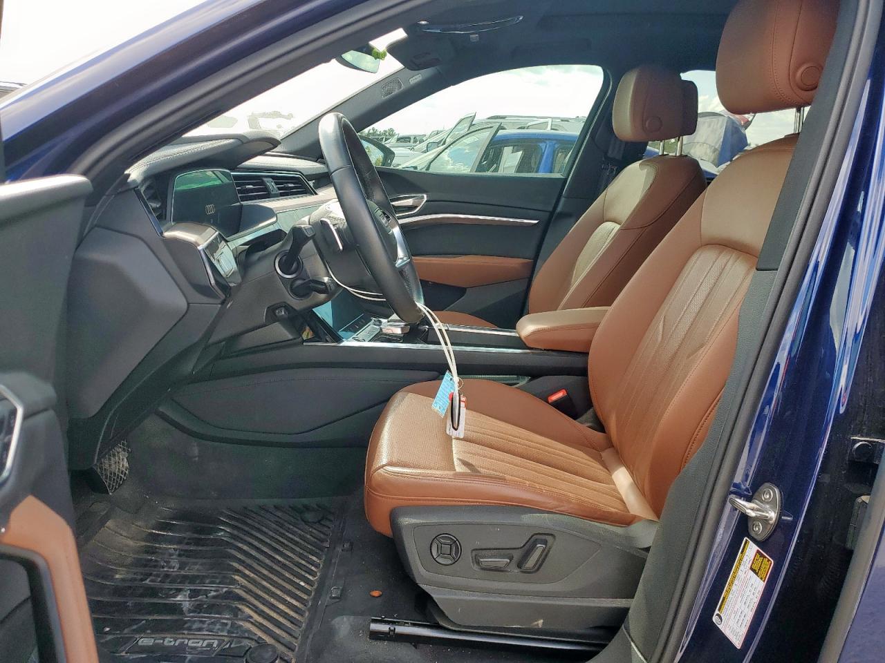 AUDI E-TRON PREMIUM PLUS