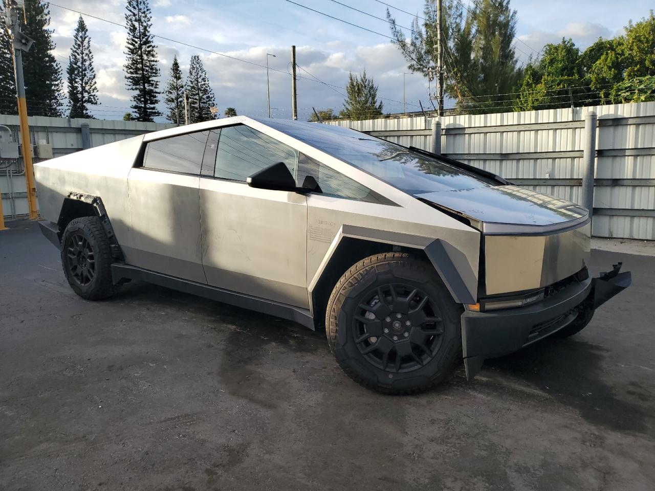 Lot #3302853904 2024 TESLA CYBERTRUCK