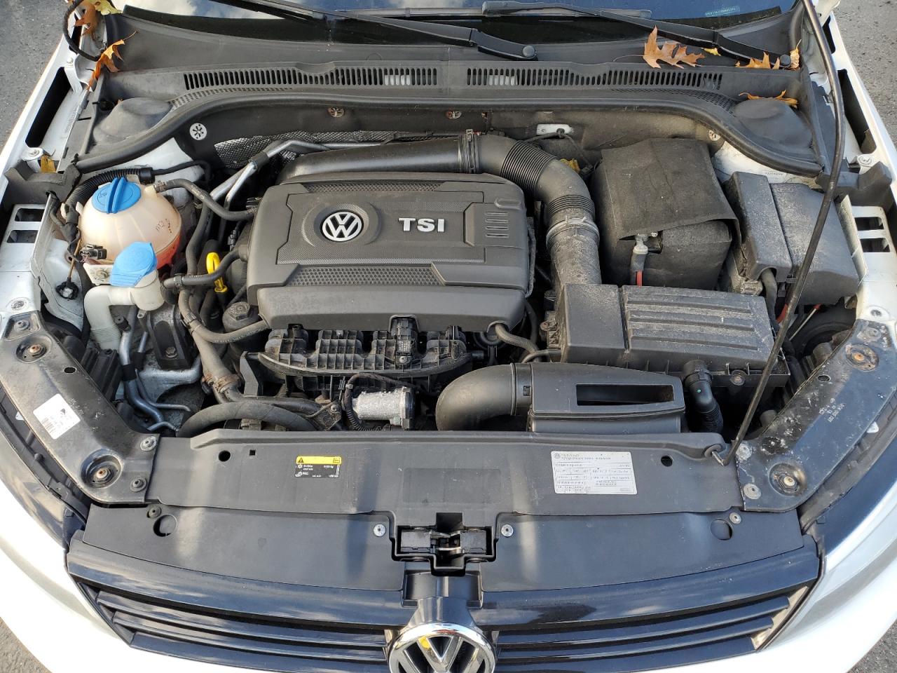VOLKSWAGEN JETTA SE