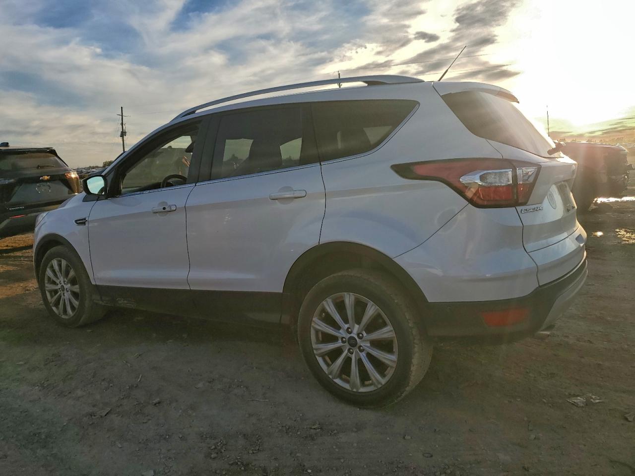FORD ESCAPE TITANIUM