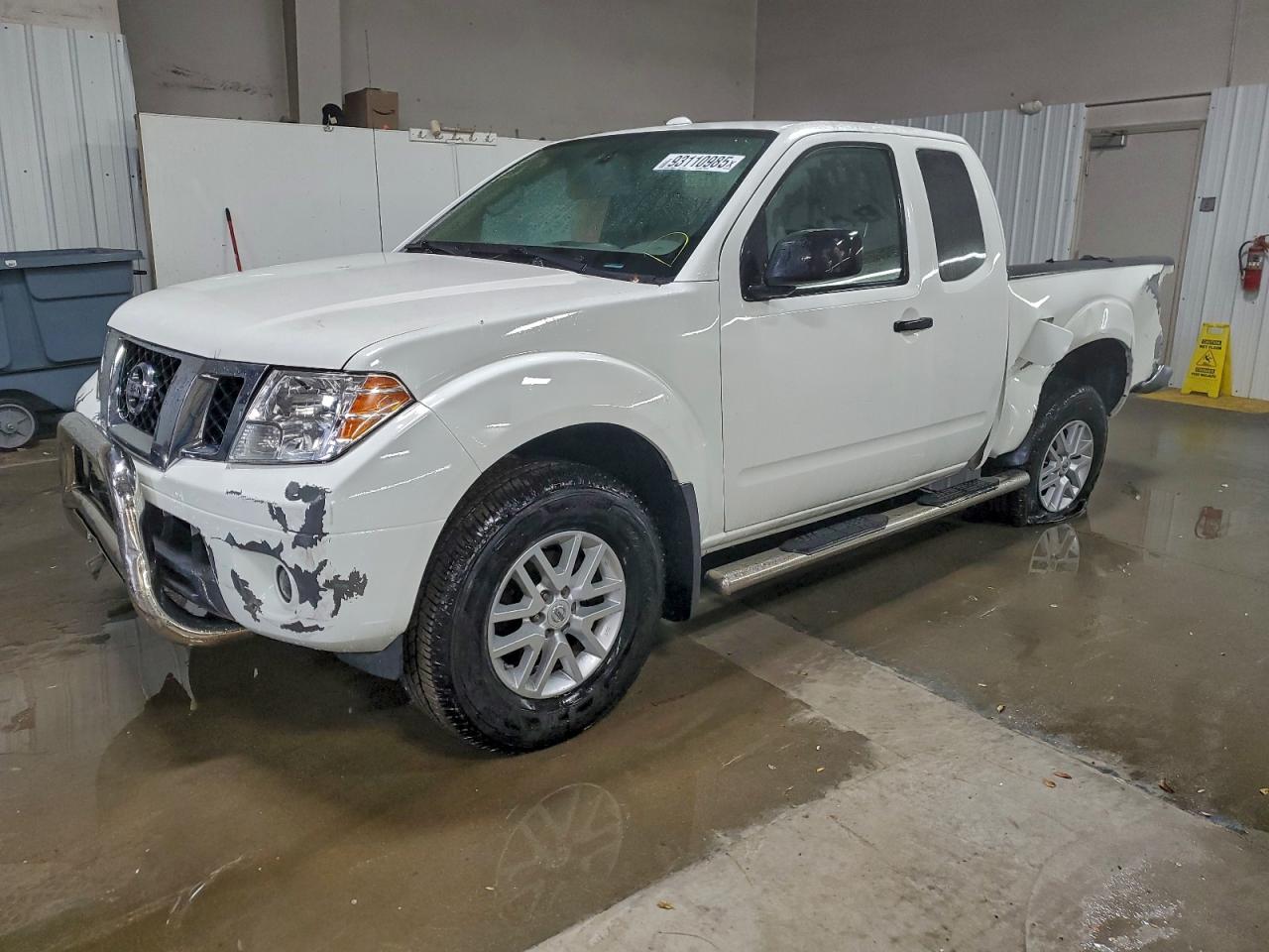NISSAN FRONTIER SV