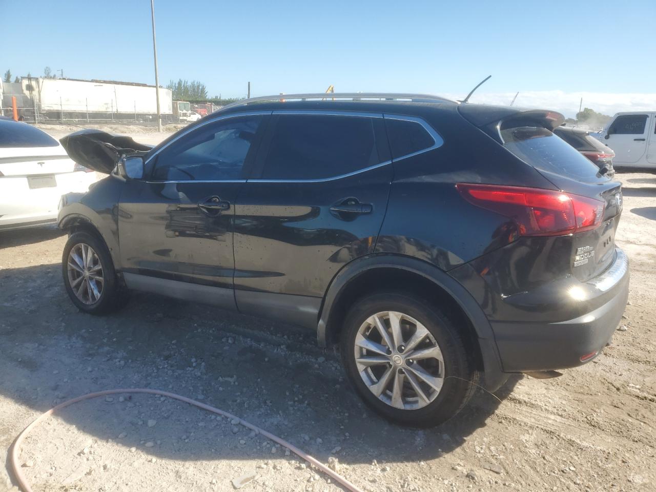 NISSAN ROGUE SPORT S