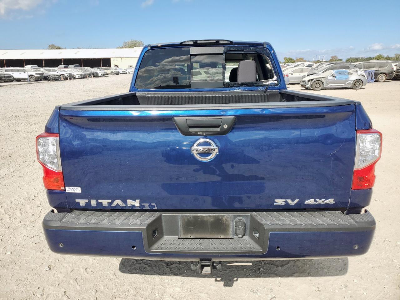 NISSAN TITAN SV