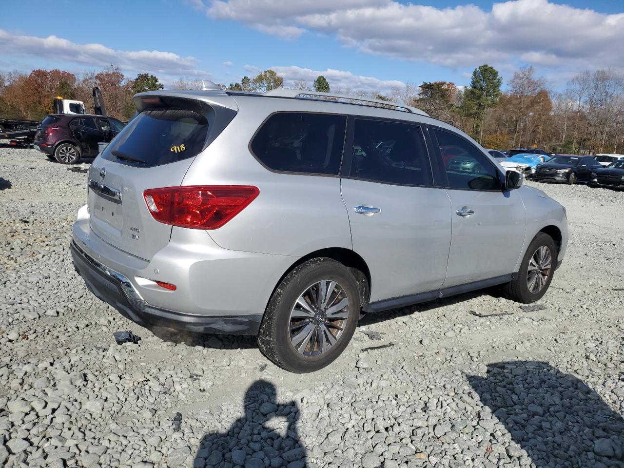 NISSAN PATHFINDER SV