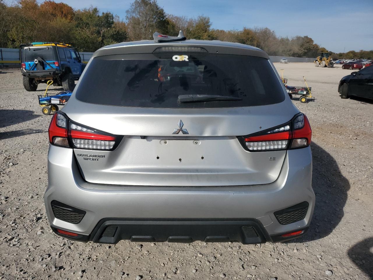 MITSUBISHI OUTLANDER SE