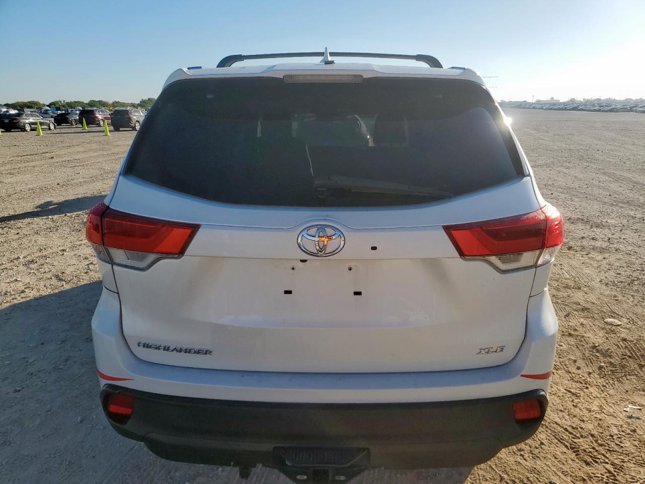 TOYOTA HIGHLANDER SE