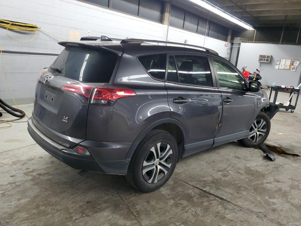 TOYOTA RAV4 LE