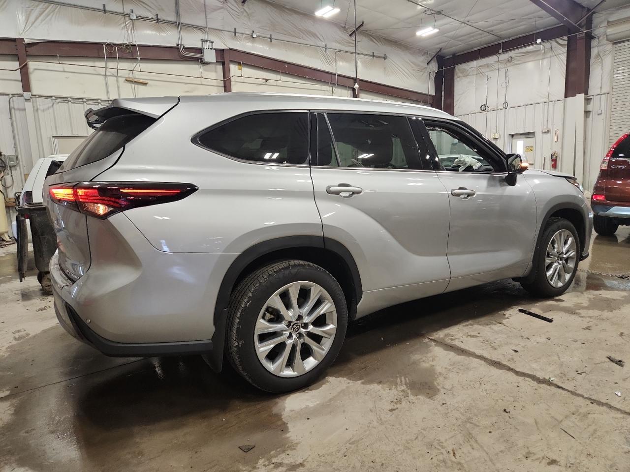 TOYOTA HIGHLANDER LE