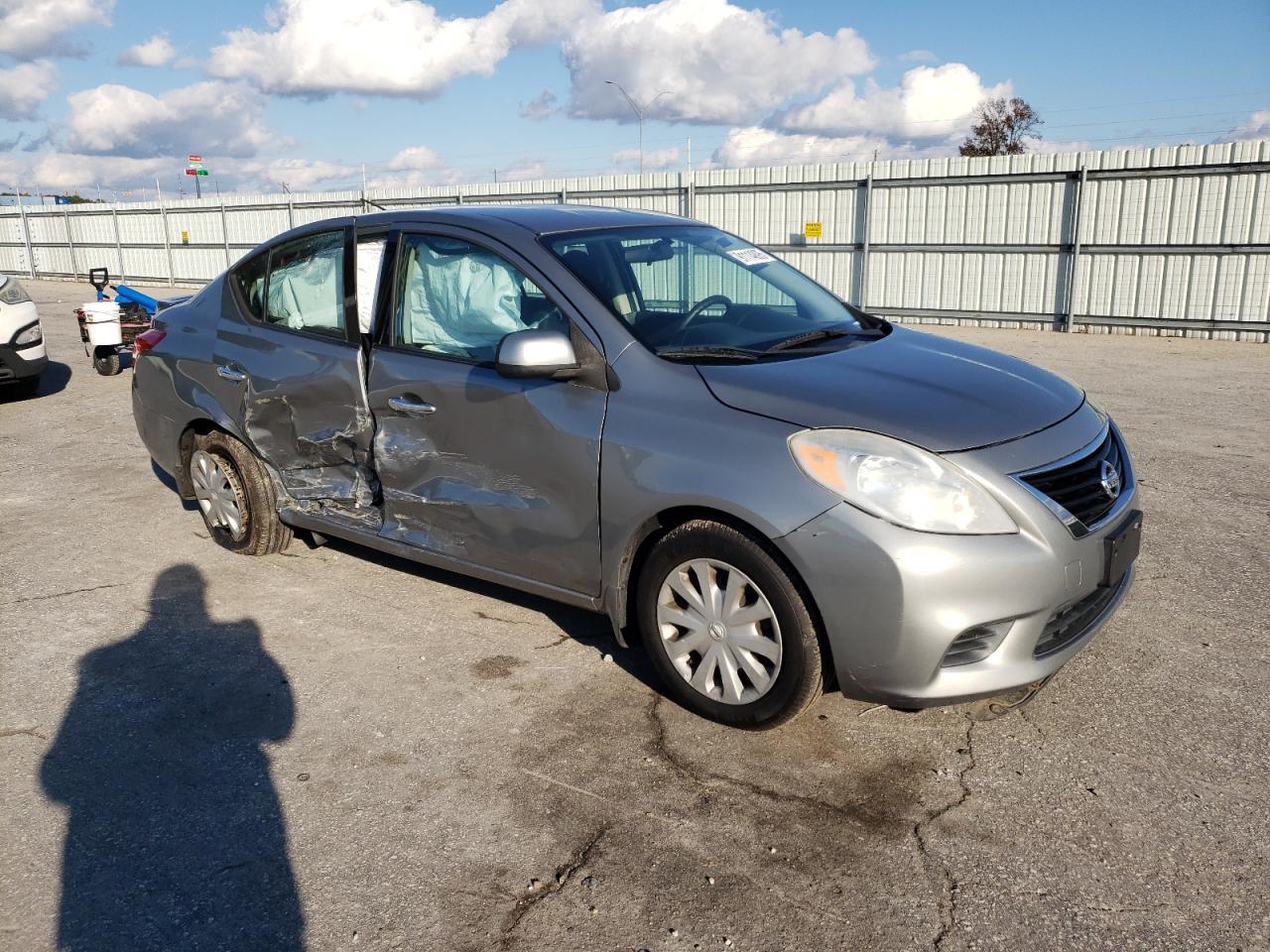 NISSAN VERSA S