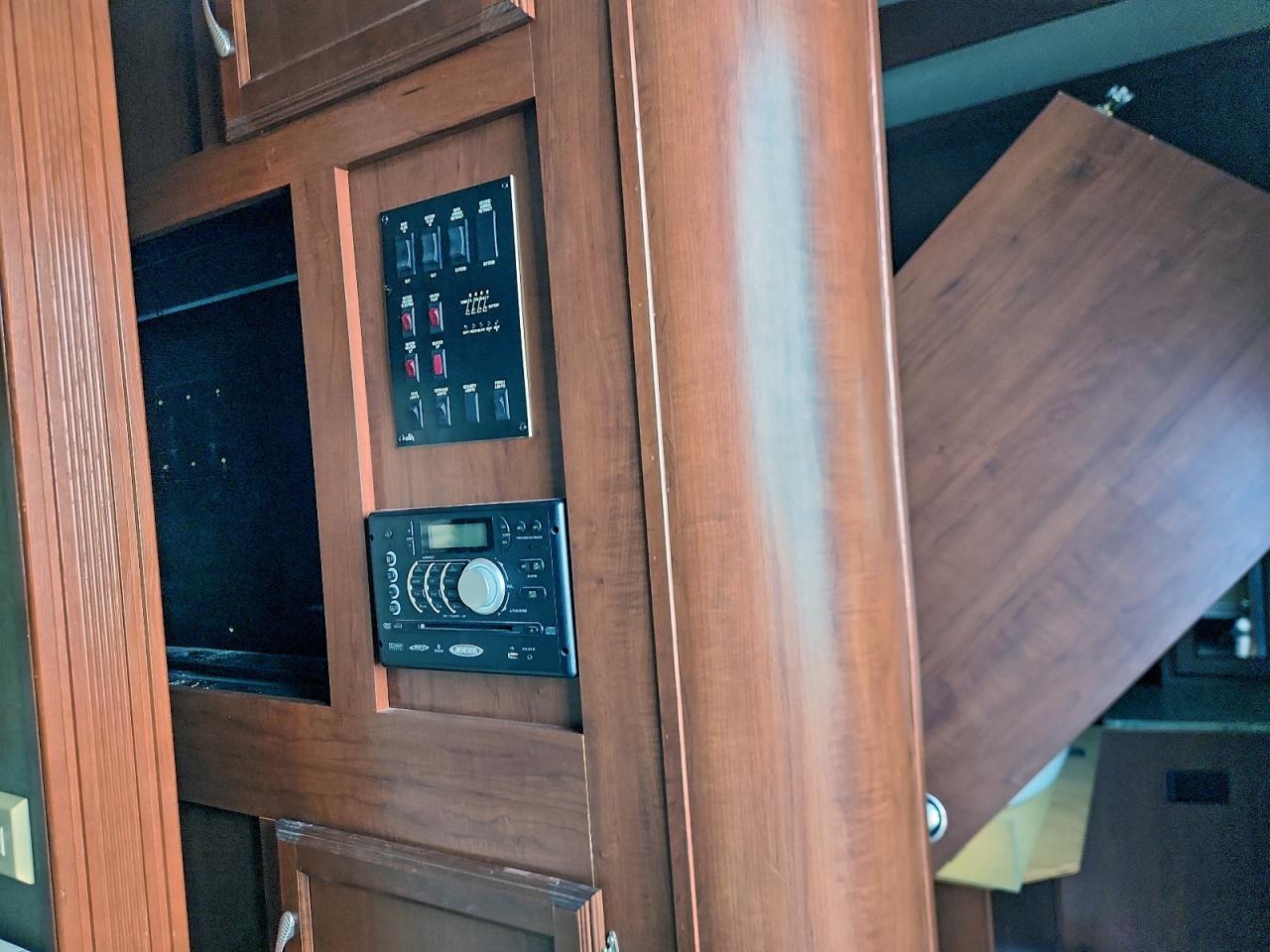 Lot #3298153293 2015 WINNEBAGO TRAILER