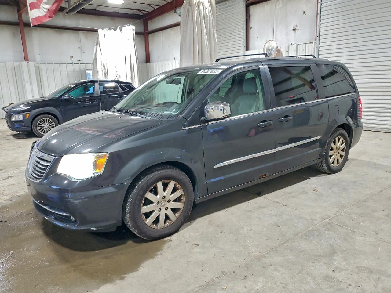 CHRYSLER TOWN & COUNTRY TOURING L