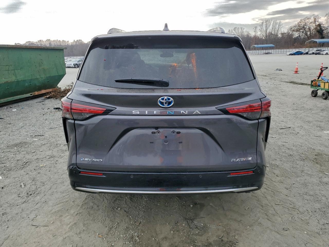 TOYOTA SIENNA LIMITED