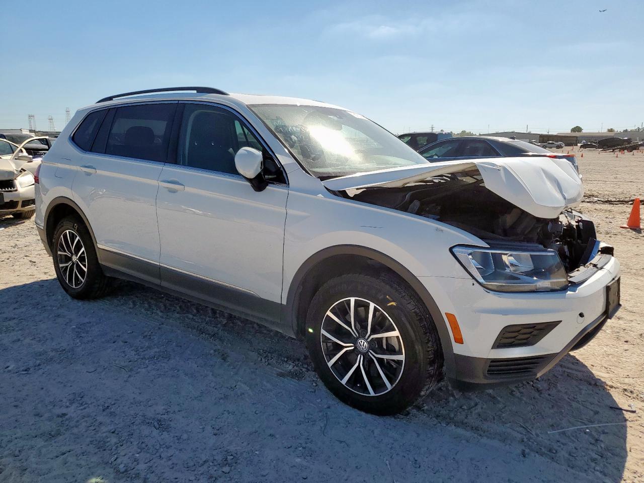 VOLKSWAGEN TIGUAN SE