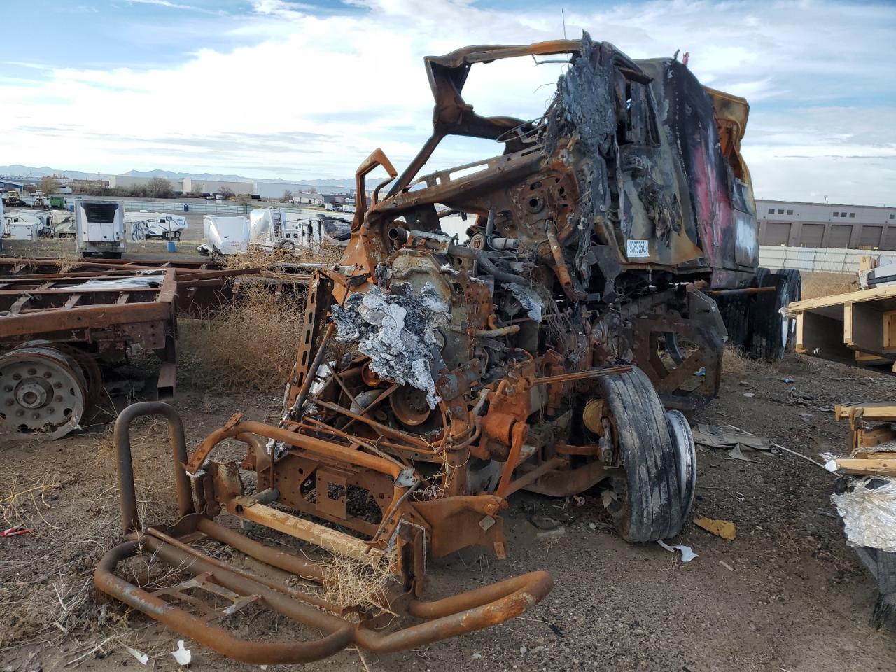 Lot #3291435134 2020 INTERNATIONAL LT625