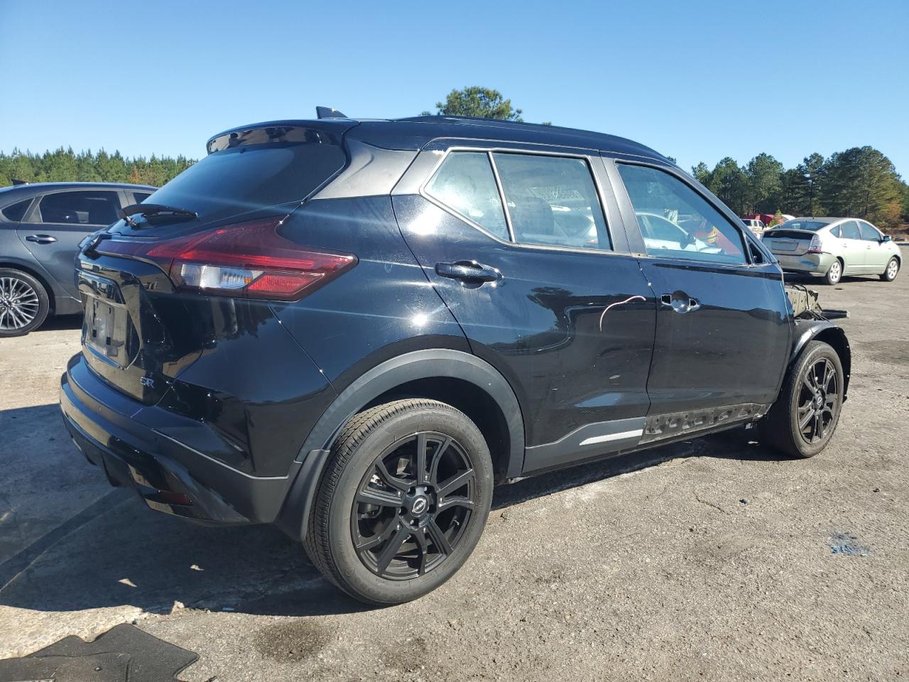 NISSAN KICKS SR