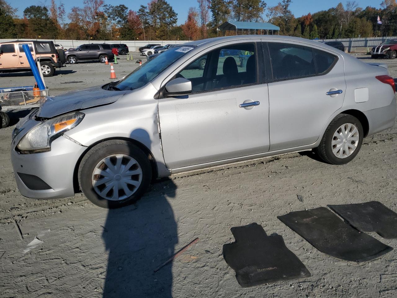 NISSAN VERSA S