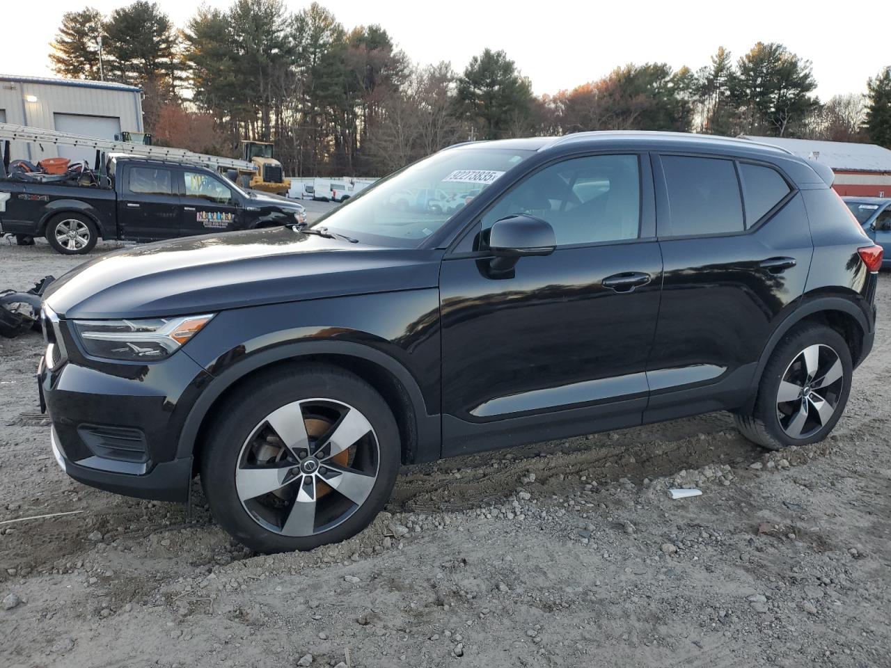 VOLVO XC40 T5 MOMENTUM