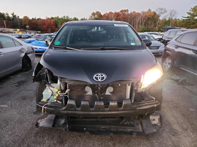 2016 TOYOTA SIENNA SE 5TDXK3DC8GS713847