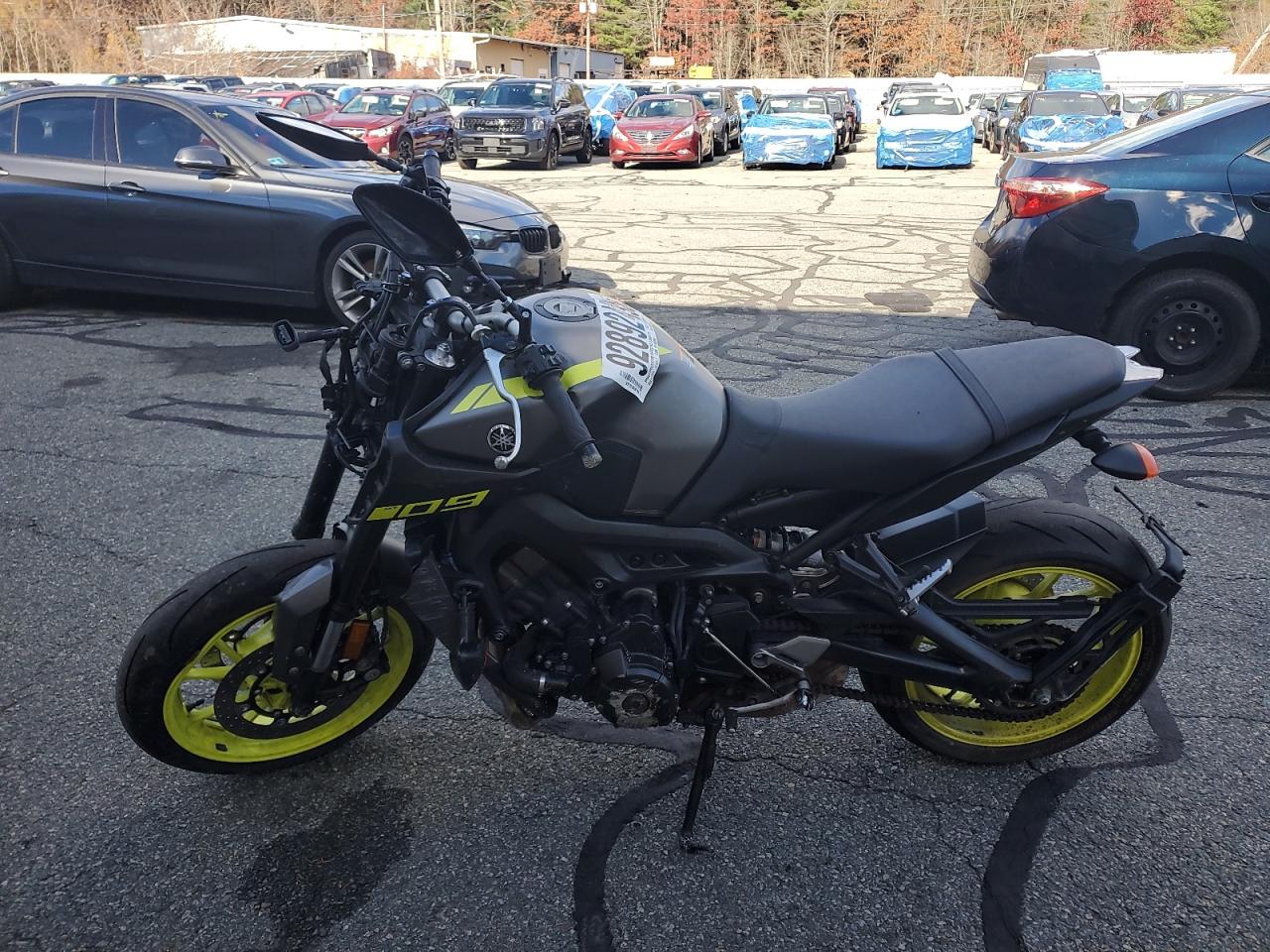 Lot #3302753006 2018 YAMAHA MT09