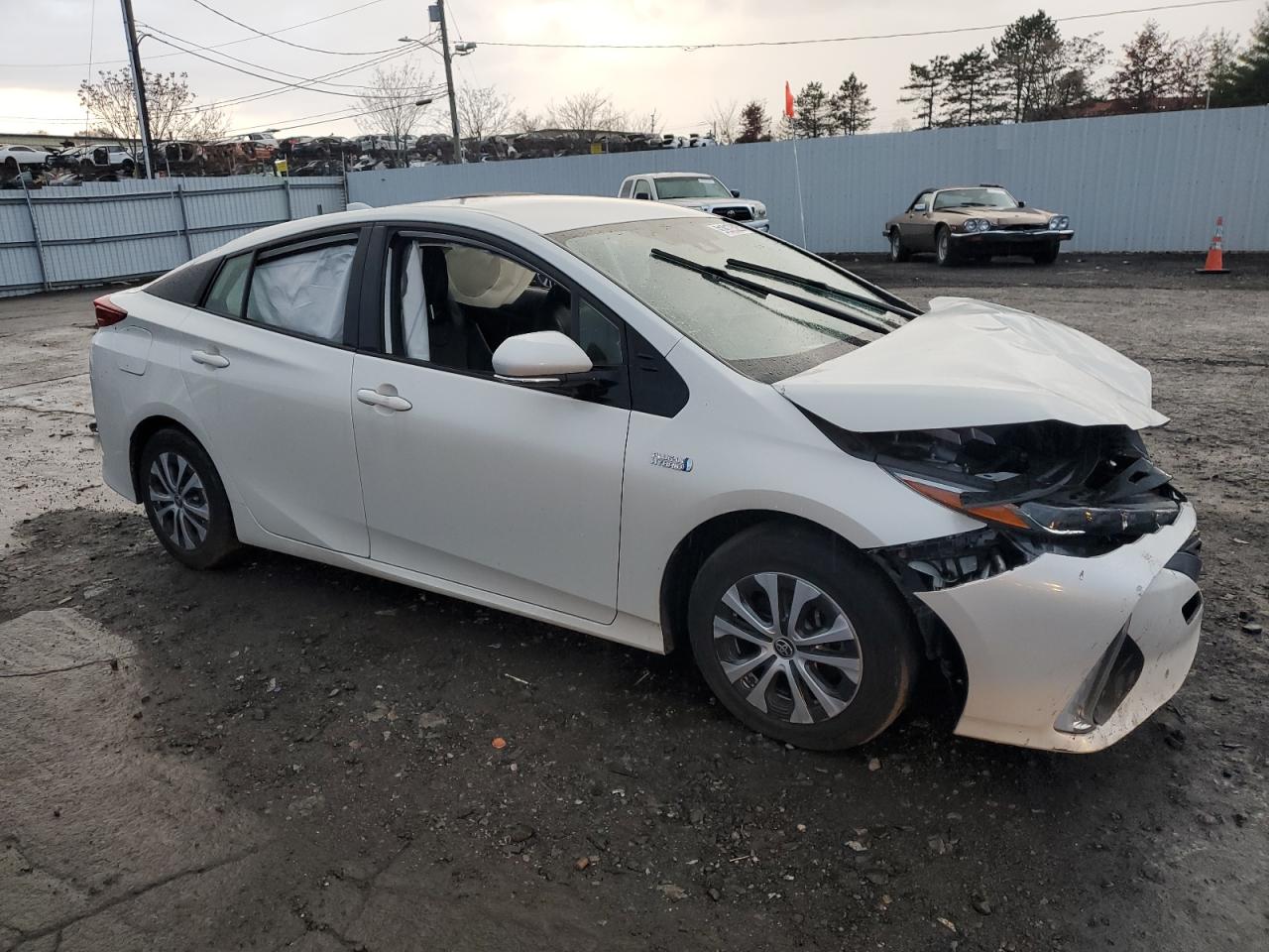TOYOTA PRIUS PRIME LE