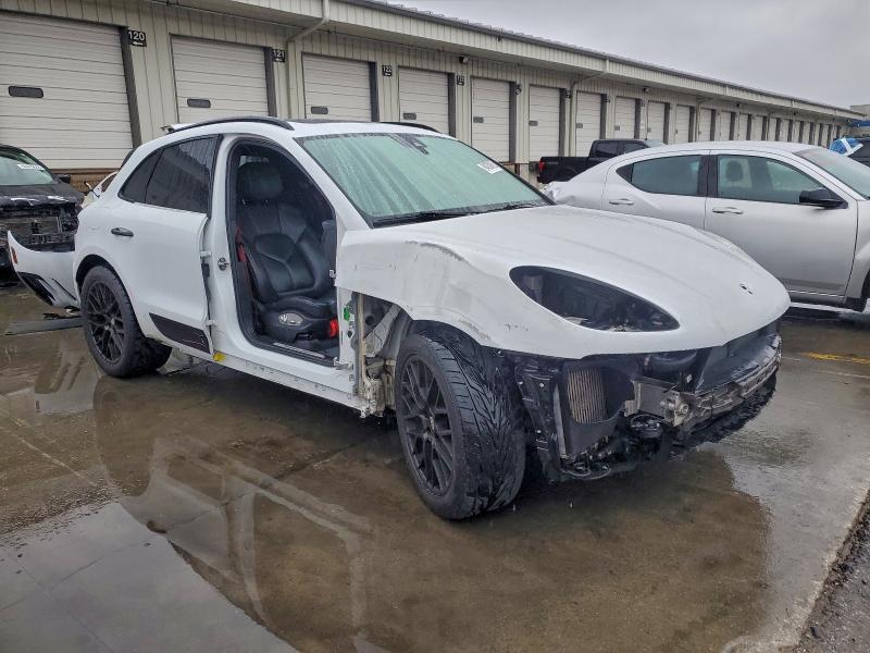 2017 PORSCHE MACAN GTS #3302724014