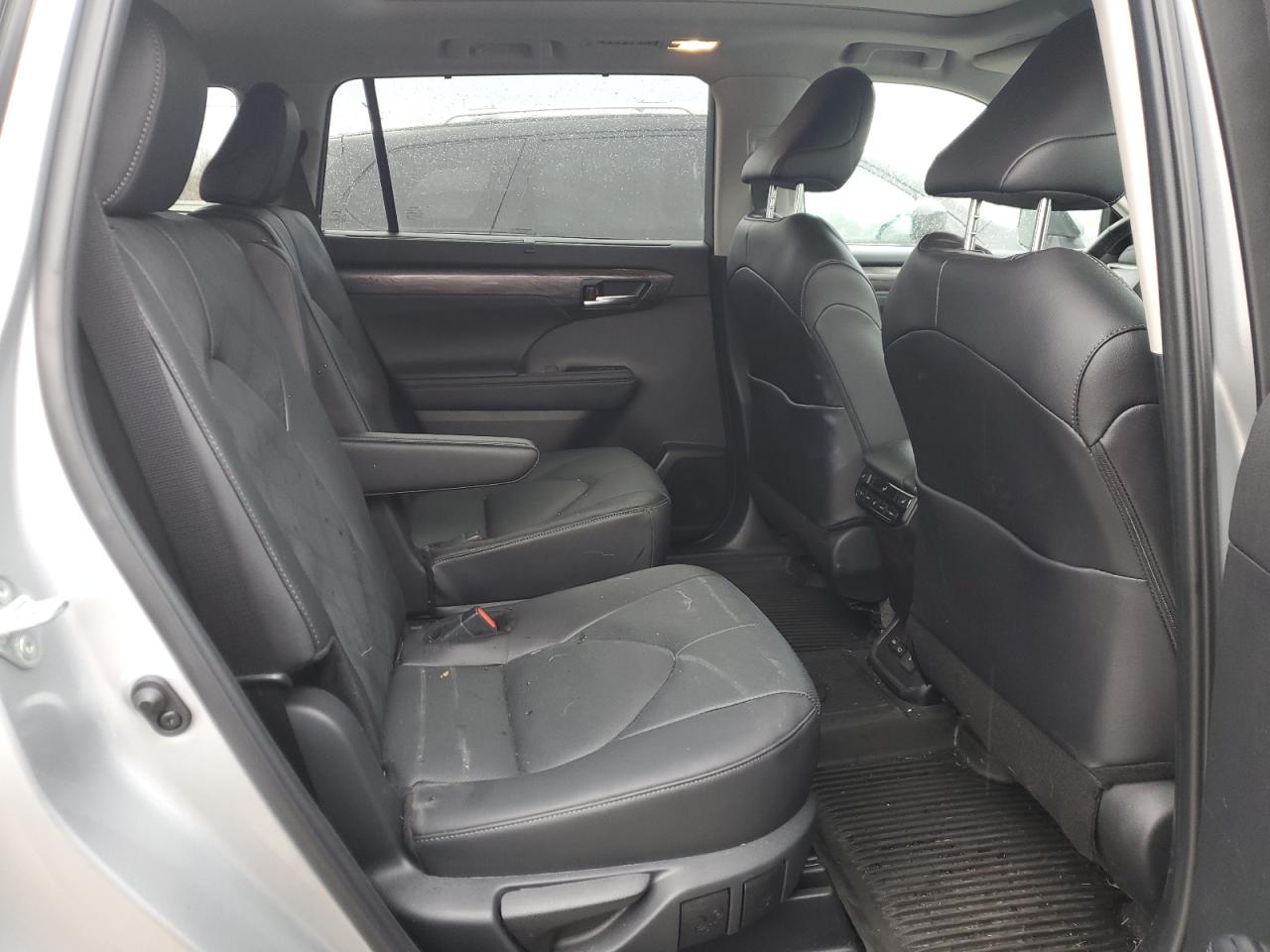 Lot #3318879007 2024 TOYOTA HIGHLANDER