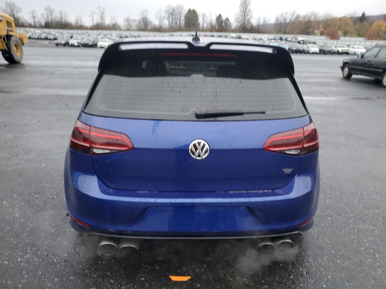 VOLKSWAGEN GOLF R