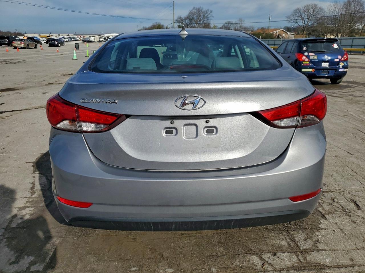 HYUNDAI ELANTRA SE
