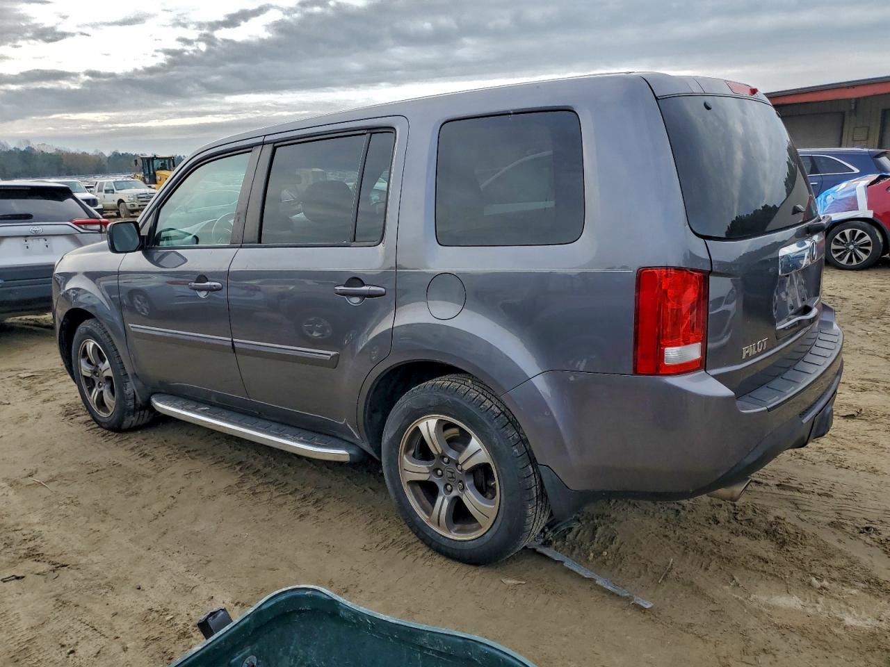 Lot #3313158194 2015 HONDA PILOT SE