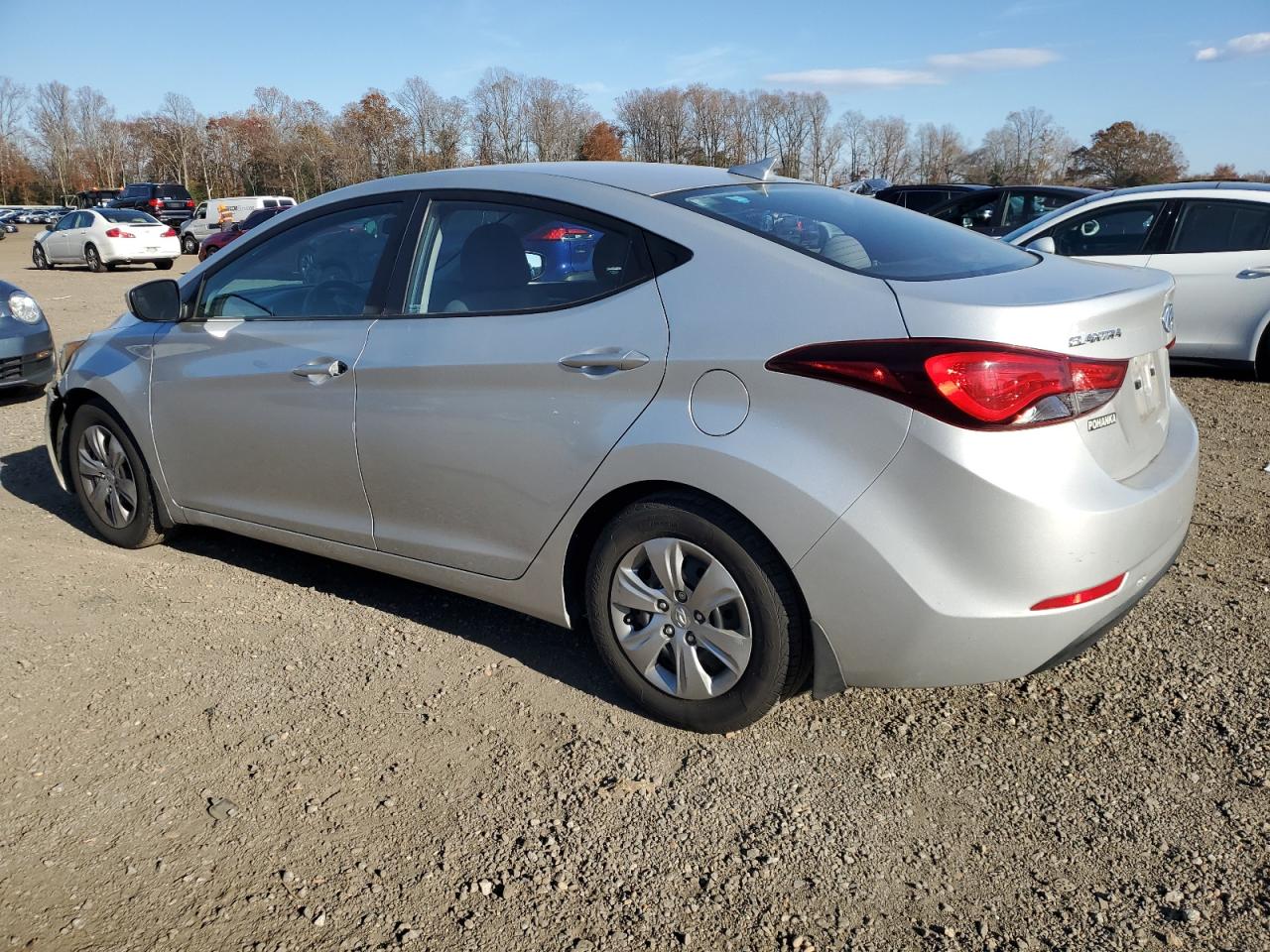 HYUNDAI ELANTRA SE