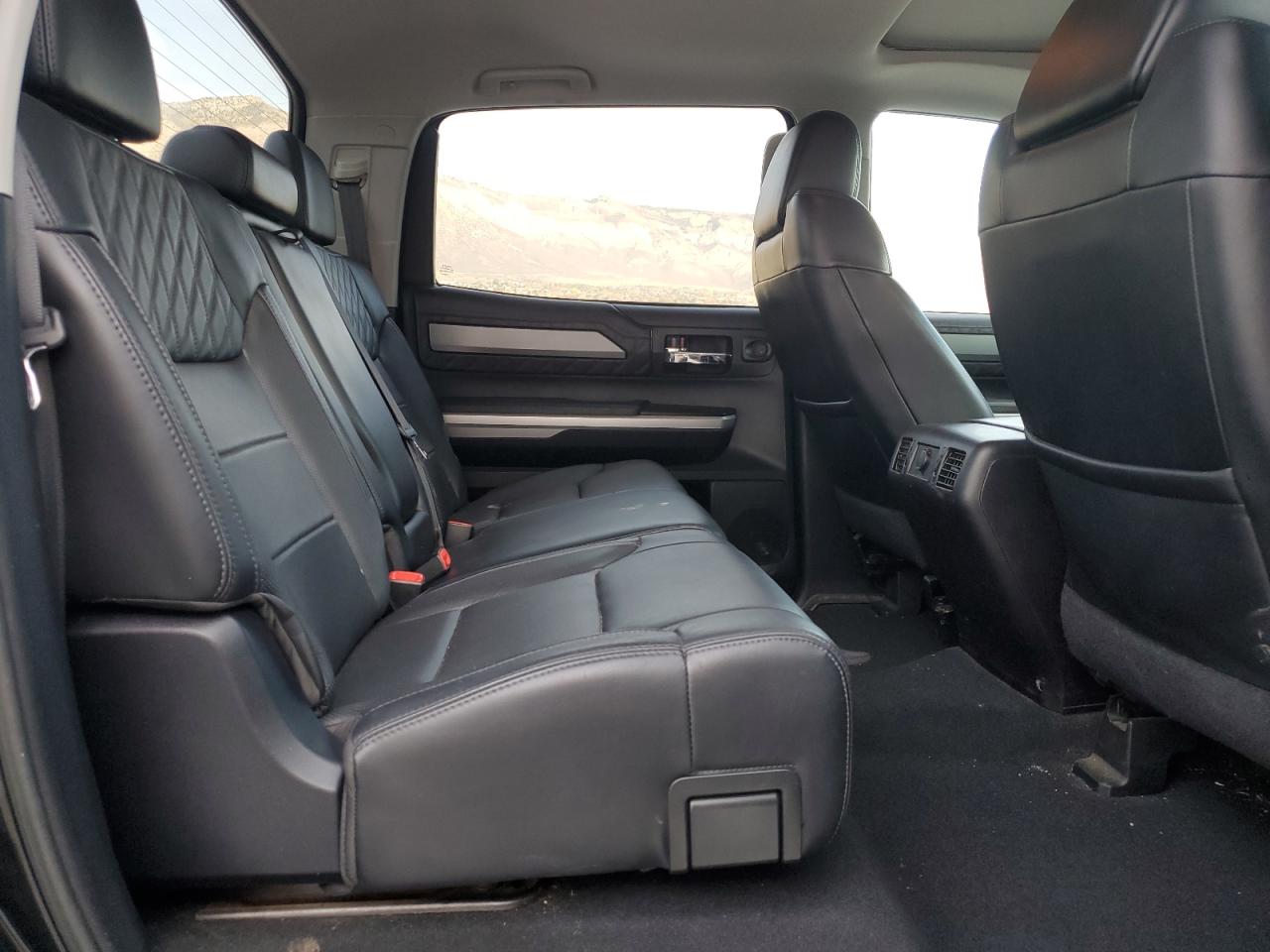 TOYOTA TUNDRA CREWMAX PLATINUM