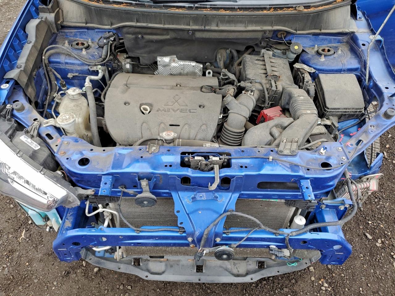 MITSUBISHI OUTLANDER ES