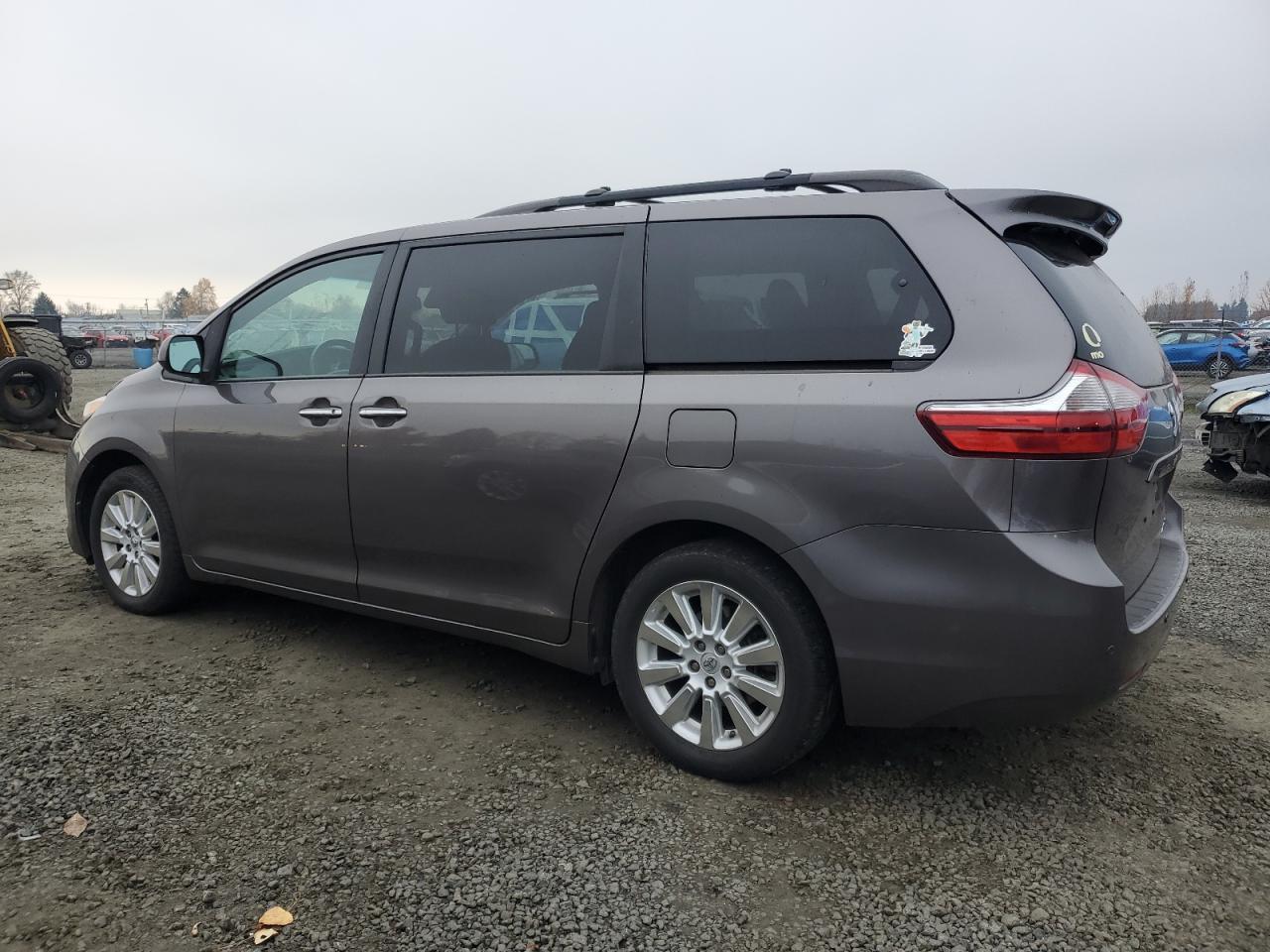 TOYOTA SIENNA XLE