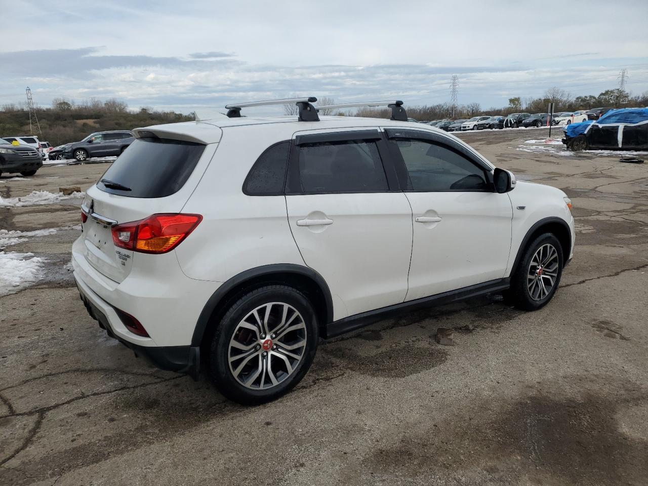 MITSUBISHI OUTLANDER ES