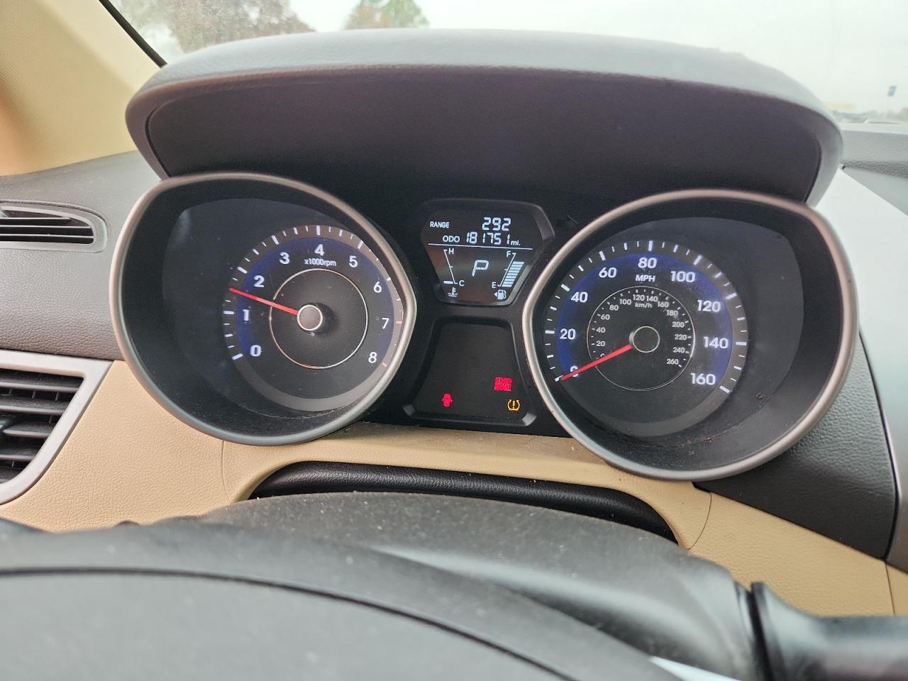 Lot #3301778359 2013 HYUNDAI ELANTRA GL