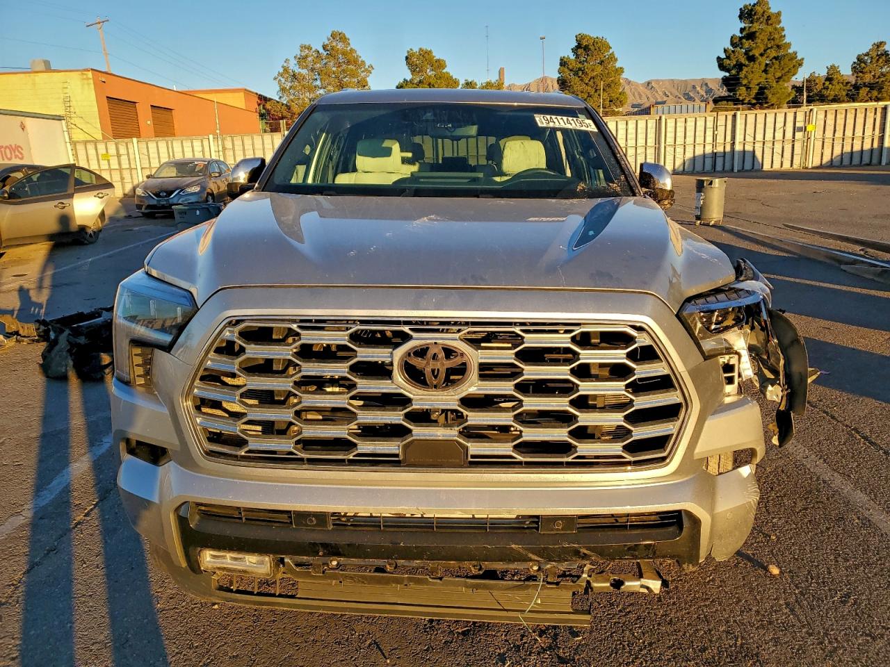TOYOTA SEQUOIA SR5
