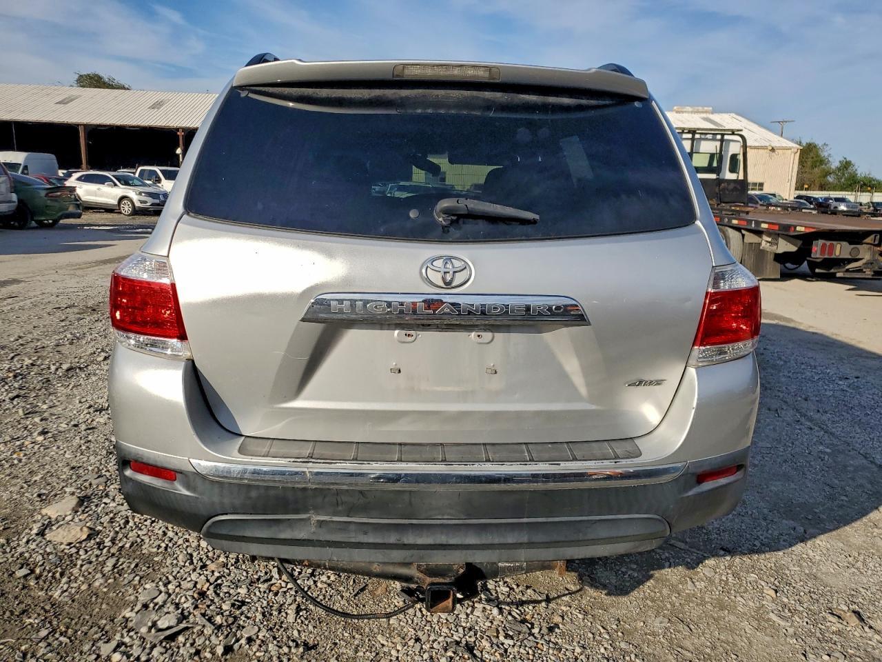 Lot #3303628933 2012 TOYOTA HIGHLANDER