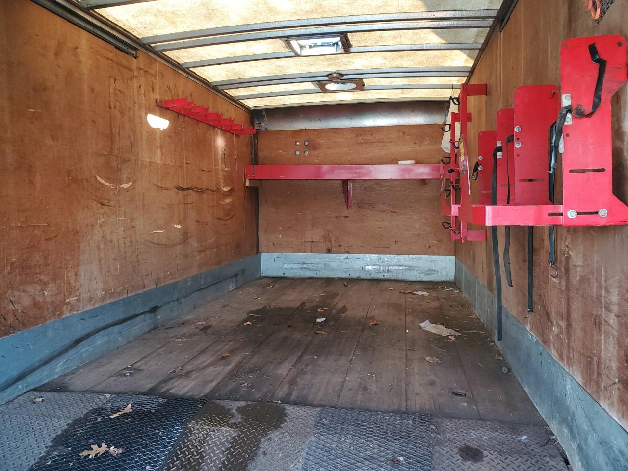 Lot #3305344337 2012 ISUZU NPR