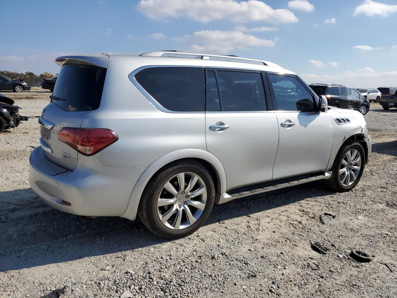 INFINITI QX56