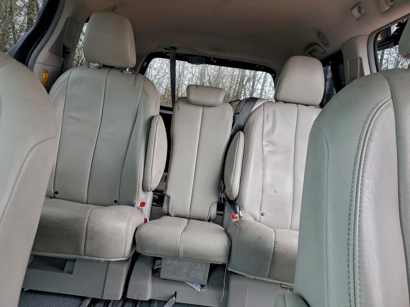 2014 TOYOTA SIENNA XLE #3301909474