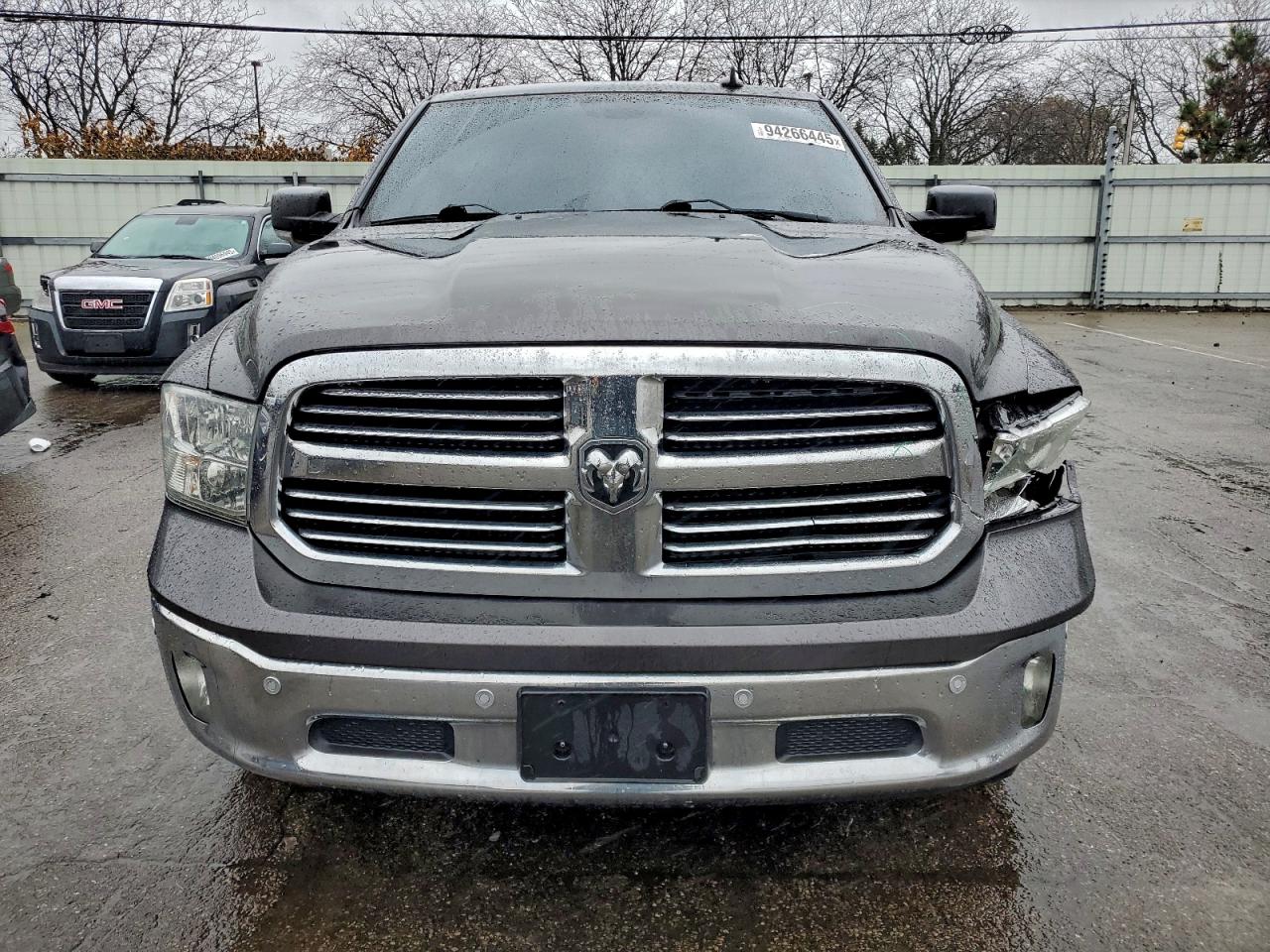 RAM 1500 SLT