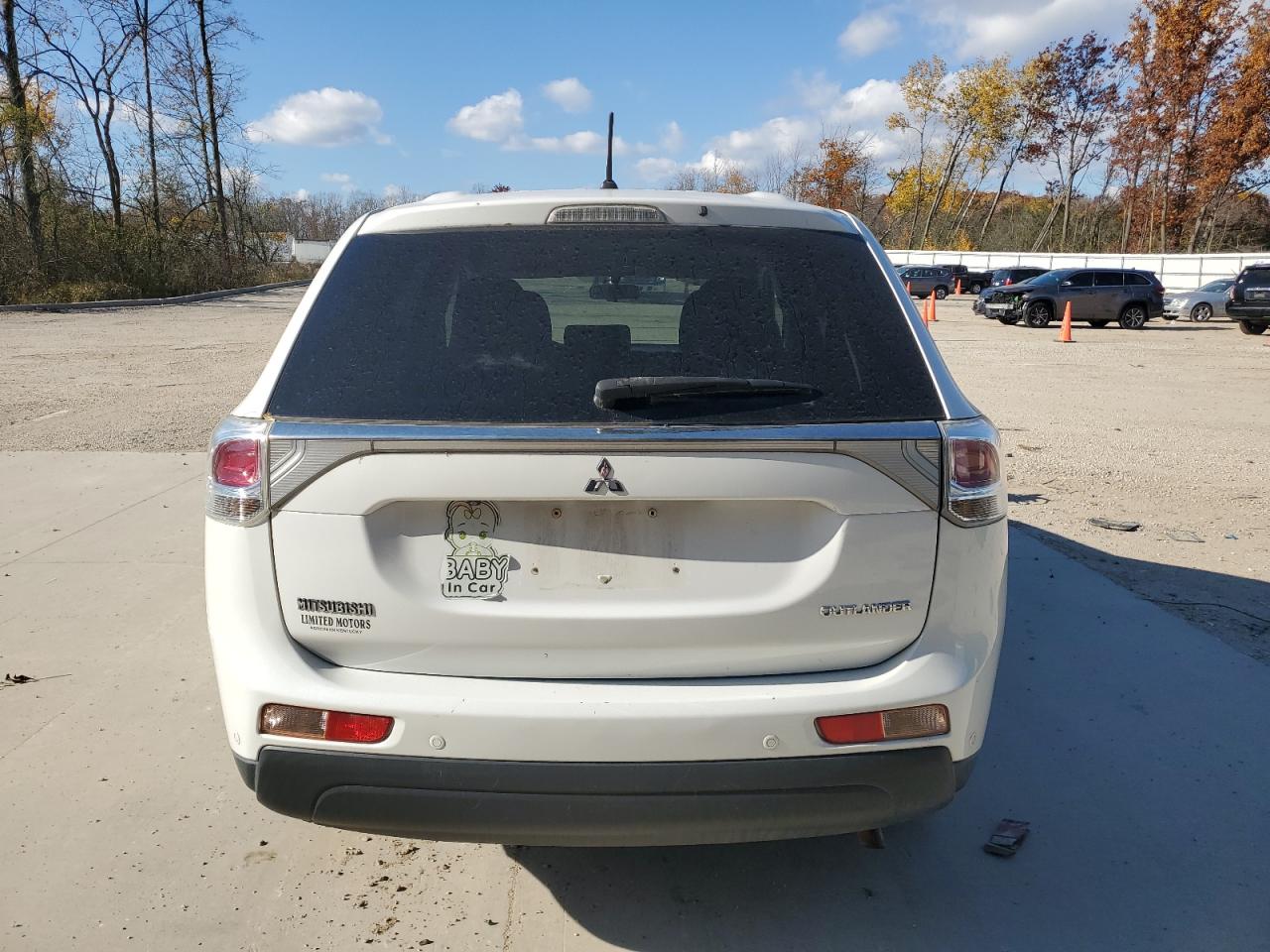 MITSUBISHI OUTLANDER SE