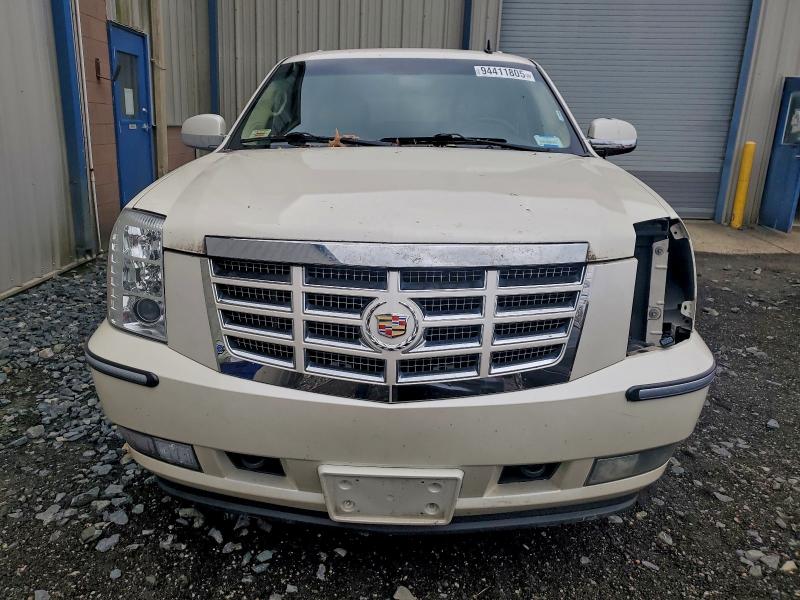 2011 CADILLAC ESCALADE P #3297055538