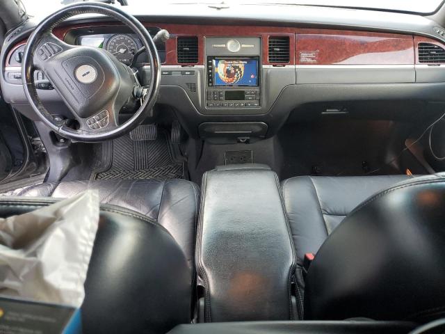 2004 LINCOLN TOWN CAR E #3297272378