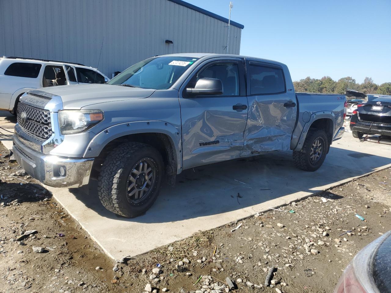 TOYOTA TUNDRA CREWMAX SR5