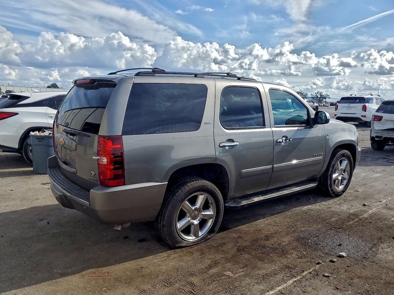 CHEVROLET TAHOE C1500 LTZ